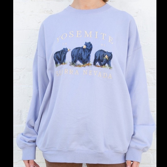 Brandy Melville Tops - Brandy Melville Yosemite Sierra Nevada Crewneck